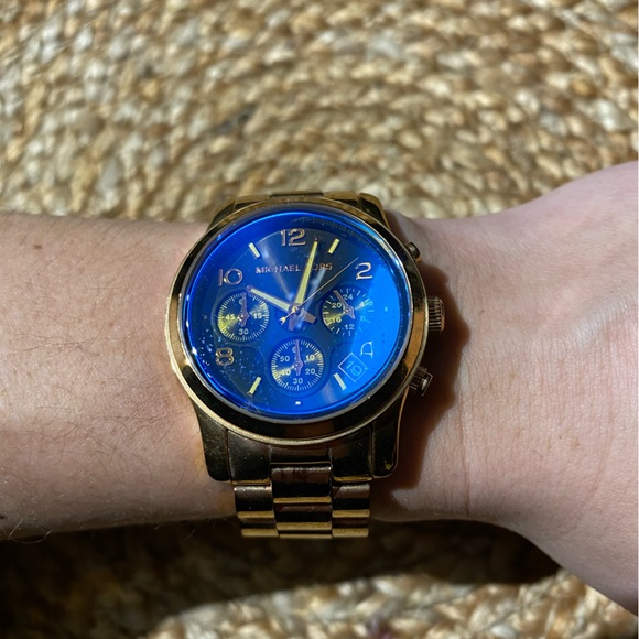 MICHAEL KORS RUNWAY IRIDESCENT DIAL ROSE GOLD-TONE LADIES WATCH MK5940 - Picture 2 of 5